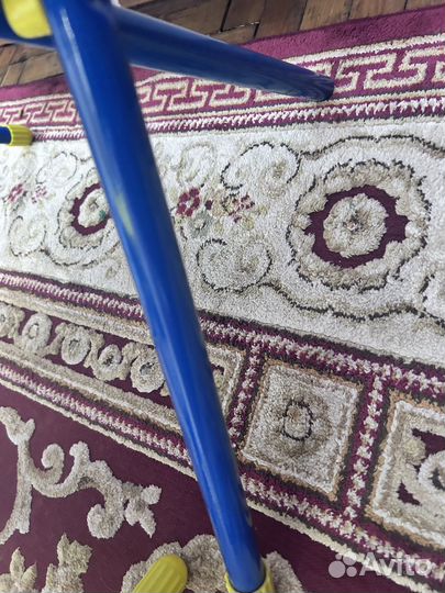 Детский стол со стулом