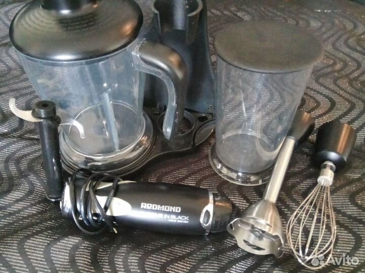 Блендер погружной Redmond RHB 2904