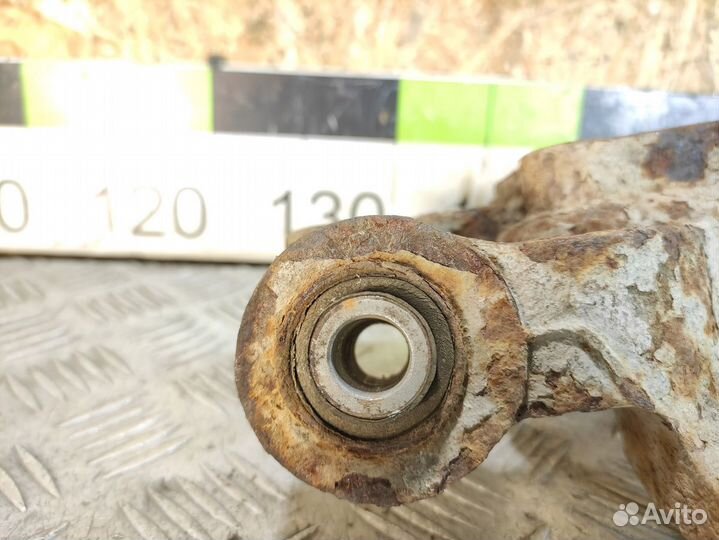 Кулак задний левый Chevrolet Captiva 2006-2010