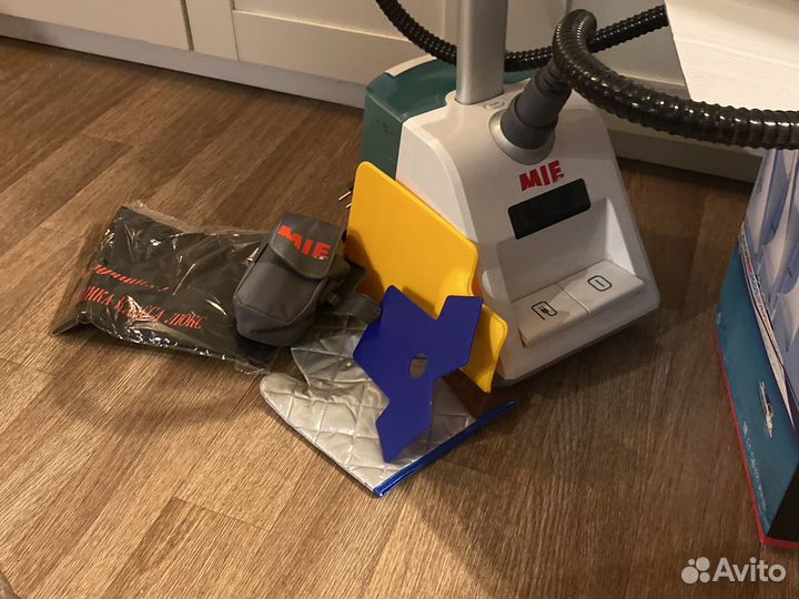Отпариватель для одежды MIE