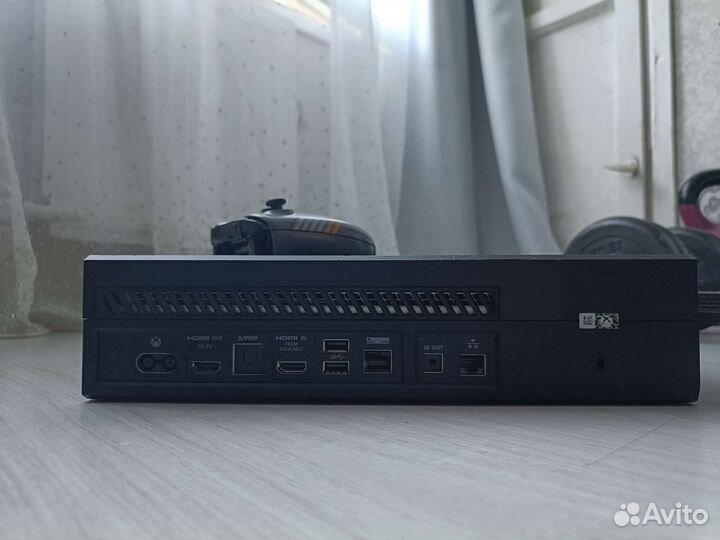 Xbox One + джойстик