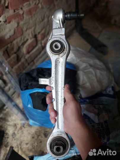 Рычаг передней подвески Volkswagen Passat B5 1998