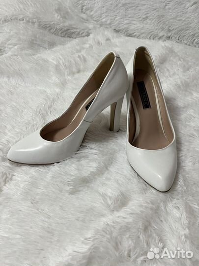 Туфли белые