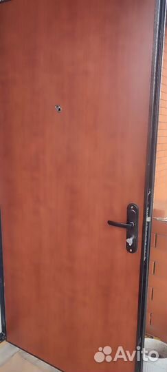 Дверь входная металлическая бу