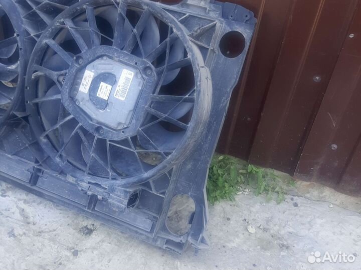 Вентилятор охлаждения Audi A8 D3 4.2 FSI