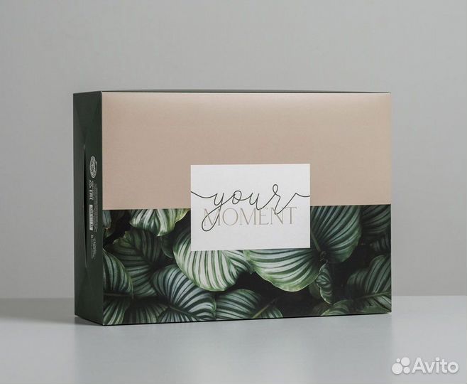 Подарочная коробка тропики упаковка 22/30/10