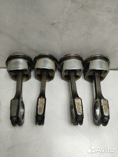 Поршень с шатуном Renault Fluence I (2009—2013)