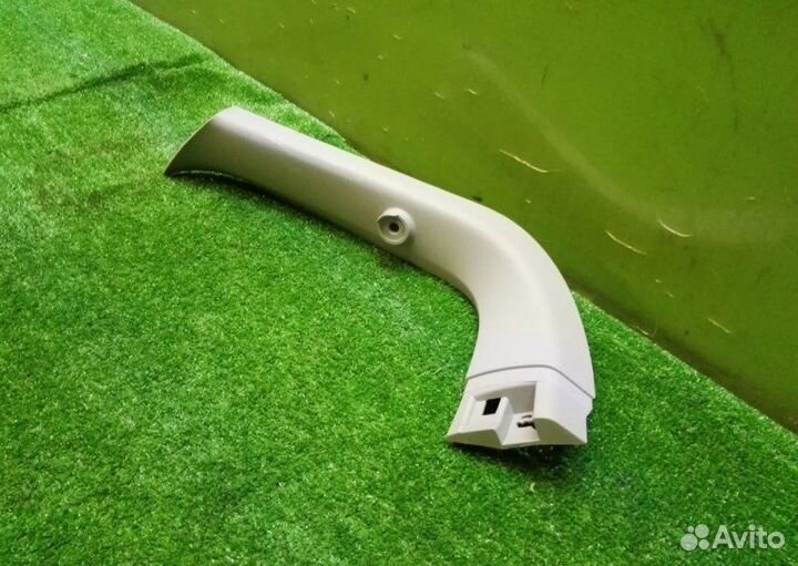 Обшивка крышки багажника правая Bmw X1 F48