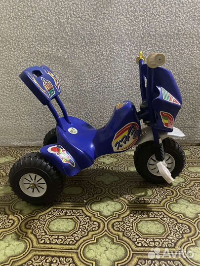 Детский трех колесный велосипед