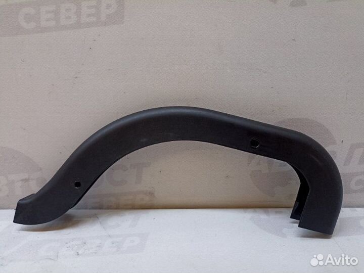 Накладка декоративная задняя левая Toyota Avensis