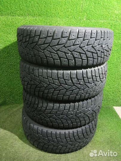 Dunlop SP Winter Ice 02 215/55 R17