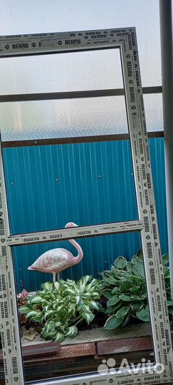 Пластиковая дверь б/у