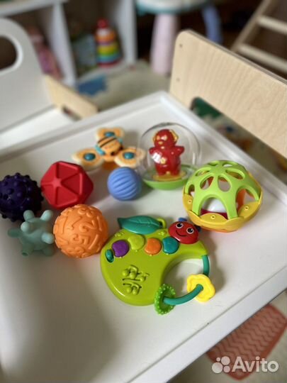 Игрушки, мячики развивающие