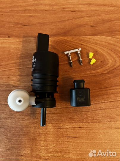 Новый насос омывателя VAG 1K6 955 651