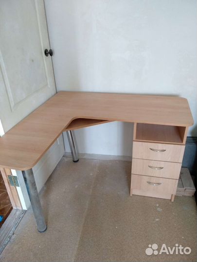 Угловой письменный стол бу