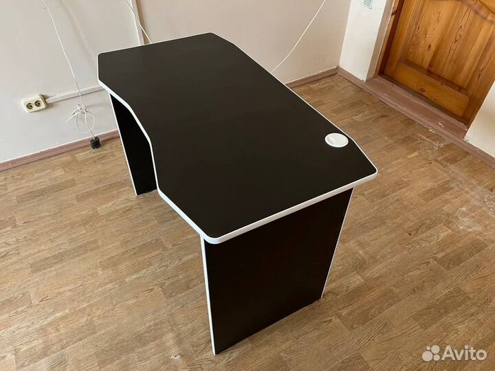 Стол для пк (новый)