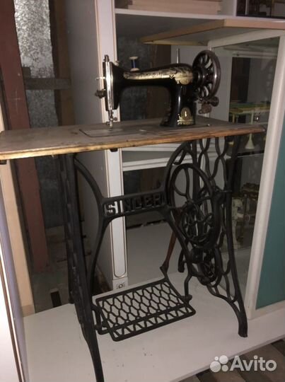 Швейная машина Singer