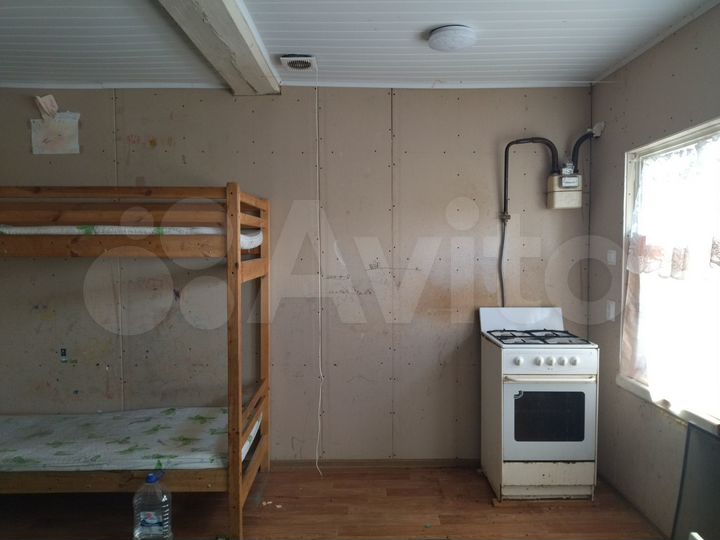 Дом 30 м² на участке 32 сот.