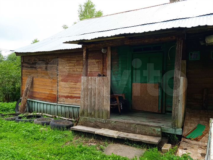 Дом 32,5 м² на участке 1 сот.