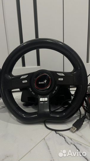 Игровой руль с педалями genius