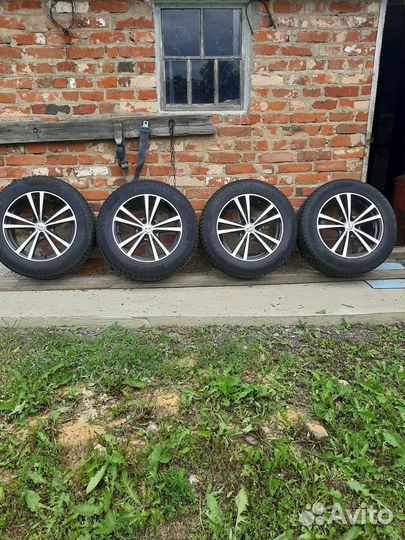 Continental IceContact 2 215/65 R17