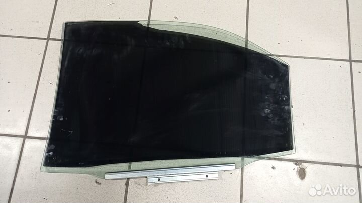 Стекло задней правой двери Камри XV30