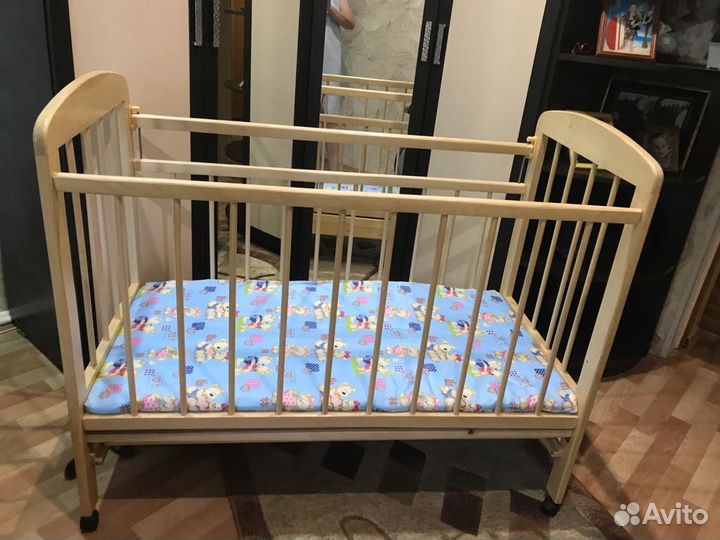 Детская кроватка