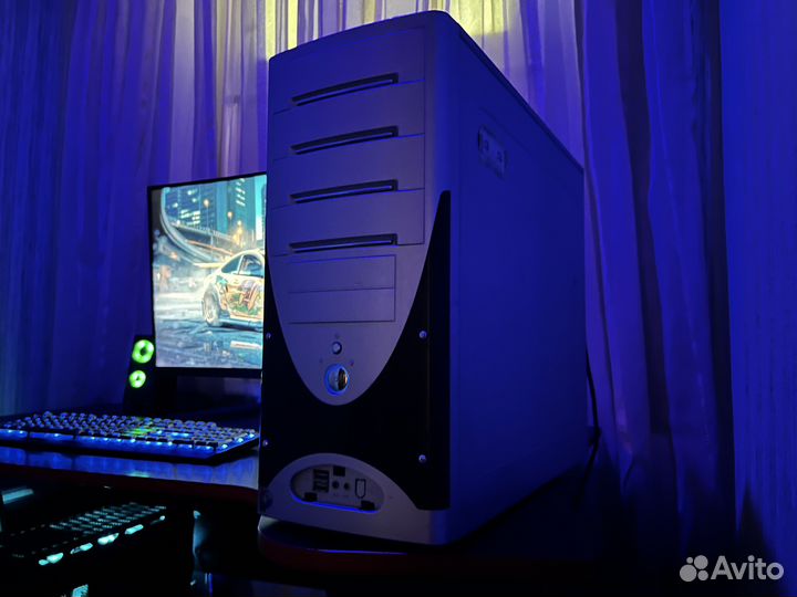 GTS 250/ E 8500/ 4GB RAM/ SSD 256GB/ HDD 250GB