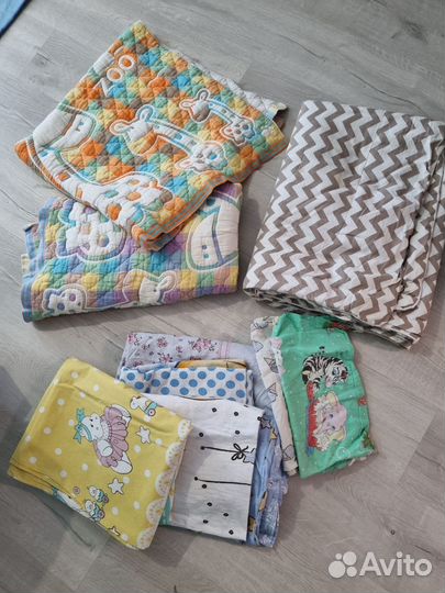 Детское одеяло и постельное белье в кроватку