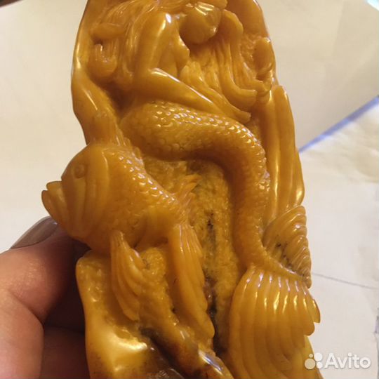 Панно из янтаря