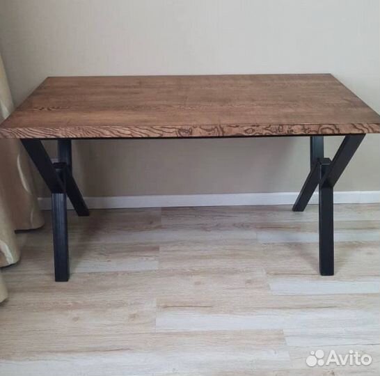 Компьютерный стол из натурального дерева