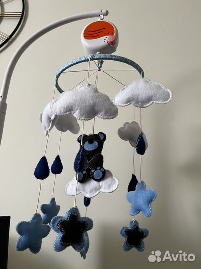 Мобиль на кроватку из фетра