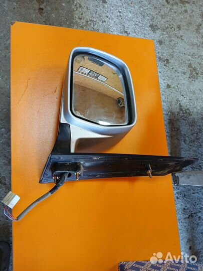 Зеркало левое Toyota Voxy azr 65