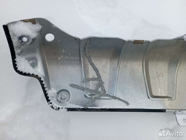 Хромнакладка на передний бампер Сузуки Джимни