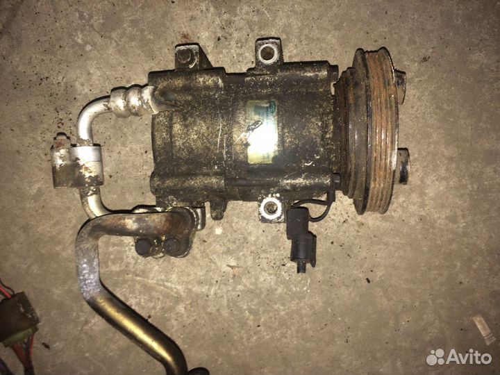 Компрессор кондиционера Kia clarus 96г