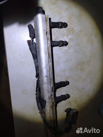 Топливная рампа с форсунками ваз 2114