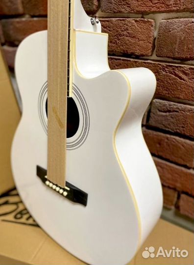 Гитара новая
