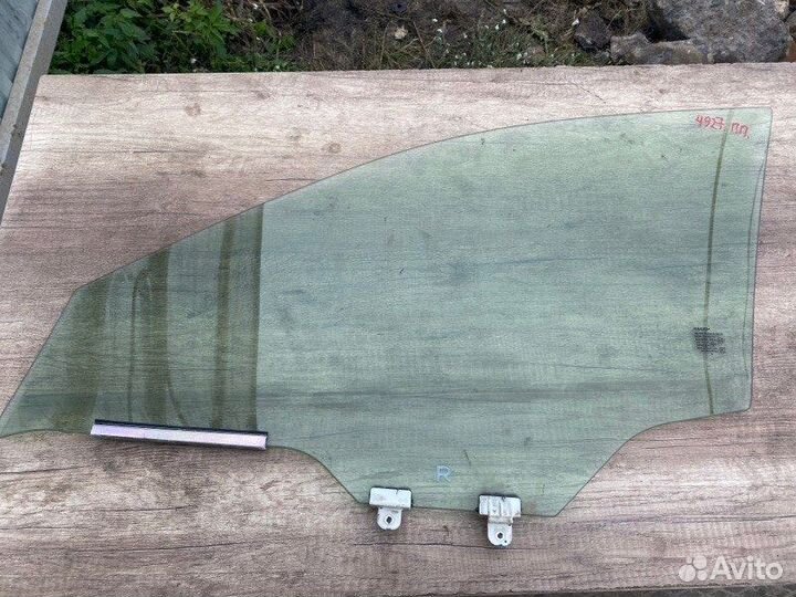 Стекло двери переднее правое Nissan Teana L33