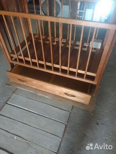 Детская кроватка