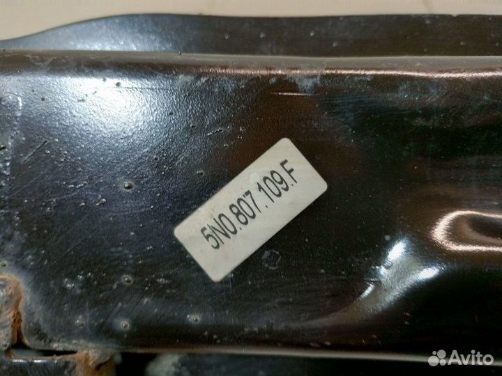 Усилитель переднего бампера Volkswagen Tiguan 2