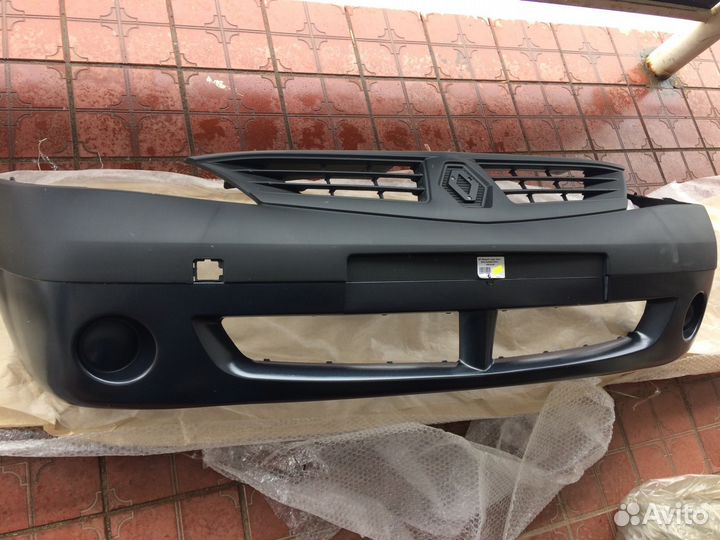 Логан фаза 1 бампер передний цвет черный