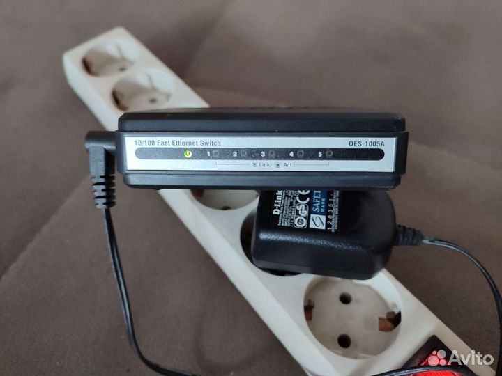 Свитч D-Link Des-1005A