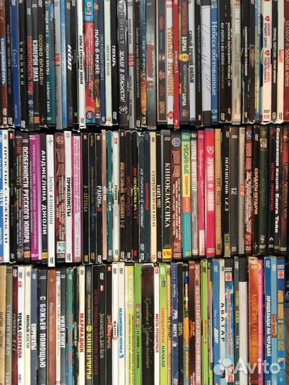 BBK DVD-плеер dv326si с коллекцией дисков