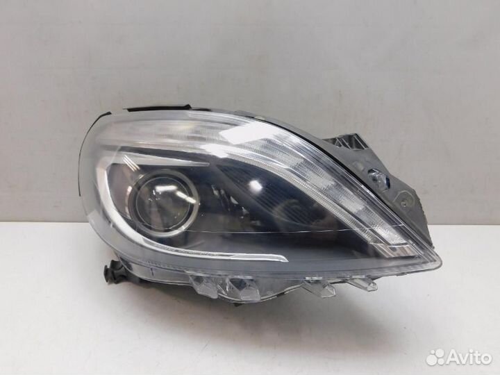 Фара правая Mercedes-Benz B-Class