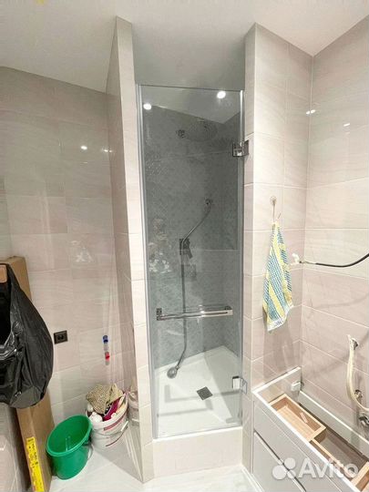 Стеклянные душевые перегородки на заказ