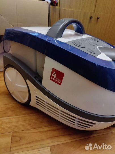 Пылесос Zelmer Aquawelt 1600W моющий