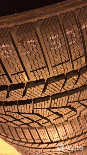 Sailun Ice Blazer Alpine Evo 245/40 R20 и 275/35 R20