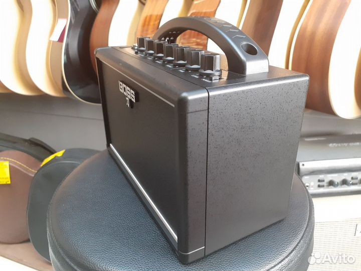 Гитарный комбоусилитель Boss Katana