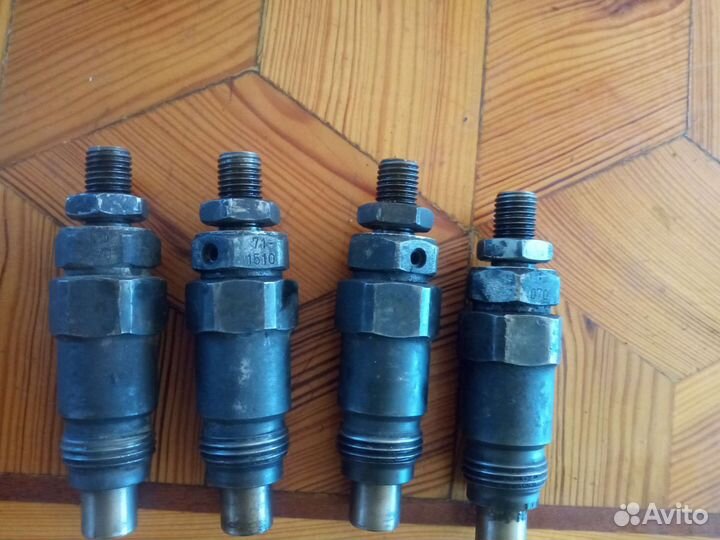 Форсунка топливная Mazda Bongo R2