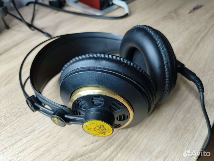 Мониторные наушники AKG K240 Studio